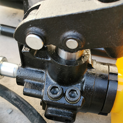 YQA-24分體式液壓擠孔機(jī)細(xì)節(jié)