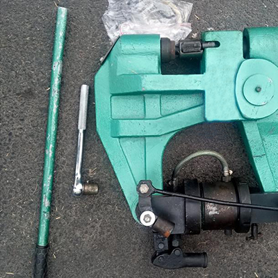 液壓擠孔機(jī)細(xì)節(jié)