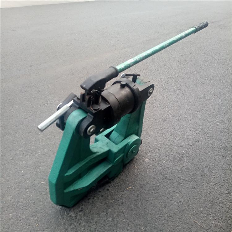 液壓擠孔機(jī)實物圖3