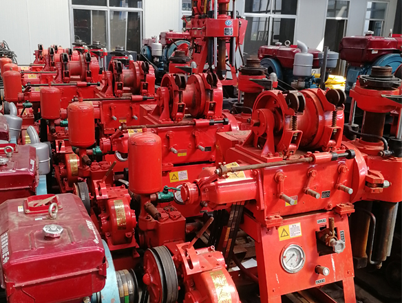 XY-100液壓地質(zhì)勘探鉆機(jī)實(shí)物圖3